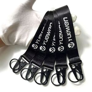 Bracelet en nylon tissé personnalisé avec mousqueton en alliage bec d'aigle et anneau porte-clés - Product Image 3