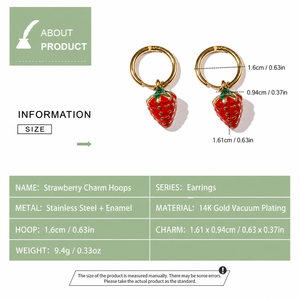 Boucles d'oreilles créoles à breloques fraise en acier inoxydable plaqué or 14K sous vide, avec émail rouge et vert, pendantes en forme de fruit - Product Image 2