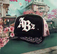 ODM OEM en Stock Gorras Baez X Adriano Zendejas, Gorras Baze Adriano de Gamuza de 5 Paneles con Visera Curva Ajustable, Gorras Barbas, Gorras Baez