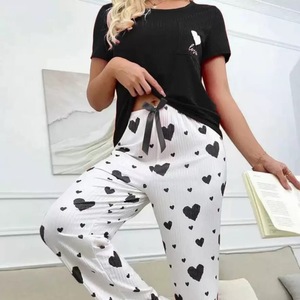 Pyjamas pour femmes, pyjamas à manches courtes, pyjamas à pantalon long, ensemble de pyjamas imprimés pour femmes, fabrication en usine - Product Image 2