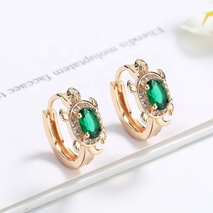 ต่างหูห่วงทรงรีชุบทอง 18K ประดับคริสตัลหลากสีสำหรับเด็ก ดีไซน์ทันสมัย - Product Image 6