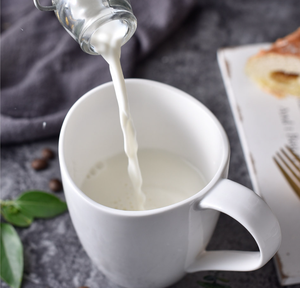 Tasse à lait en céramique blanche minimaliste avec bec verseur, logo personnalisé, grande capacité, mug à café pour hôtel, restaurant, cadeau de mariage, vente en gros - Product Image 2
