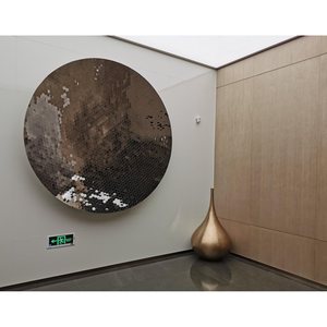 Paravent de séparation de pièce en métal doré réfléchissant, sculpture suspendue, style artistique, luxe, réception résidentielle - Product Image 2