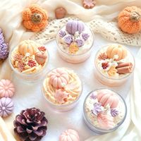 Bougie d'ambiance en verre à la cire de soja naturelle, thème récolte d'automne, avec feuille d'érable et citrouille, style dessert aux fruits artificiels