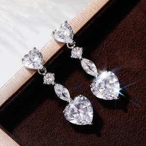 Boucles d'oreilles pendantes en or blanc, argent 925, cristal, strass, sertissage griffe, romantiques, pour mariage, bijoux pour femmes - Product Image 4