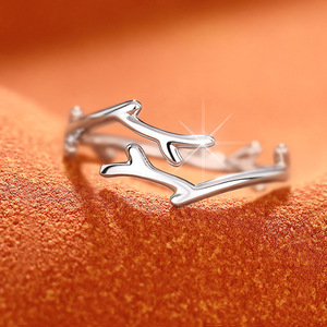 Anello da Donna Minimalista a Ramo Aperto Regolabile, Gioiello Semplice e alla Moda - Product Image 2