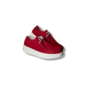 Sokha Red Shoes, una marca de calzado indonesio de primera calidad hecha con los mejores materiales para estilo, comodidad y elegancia. - Product Image 1