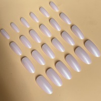 Faux ongles à presser beiges courts à moyenne longueur, forme cercueil, pour femmes, en plastique, pré-dessinés, lot de 24