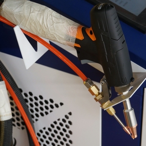 Soudeuse laser portable professionnelle pour les applications en acier au carbone - Product Image 4