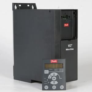 อินเวอร์เตอร์ VFD รุ่นใหม่แท้ FC360 7.5kw 131N8884 FC-102P7K5T4E55H2XGC ตัวแปลงความถี่ 7.5 กิโลวัตต์/10 แรงม้า สามเฟส 380-480V - Product Image 1
