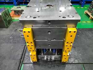 Gözlük ve Güneş Gözlüğü Kayak Gözlüğü Lensleri Optik Kalıp Çin için Çelik Plastik Enjeksiyon Kalıbı - Product Image 5