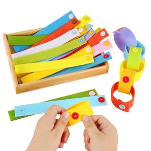 ของเล่น JET OEM แบบมอนเตสซอรี่ ชุดอุปกรณ์การเรียนรู้ DIY ของเล่นเสริมพัฒนาการสำหรับเด็กก่อนวัยเรียน สร้อยข้อมือกระดุมผ้าสักหลาดสำหรับเด็ก - Product Image 3