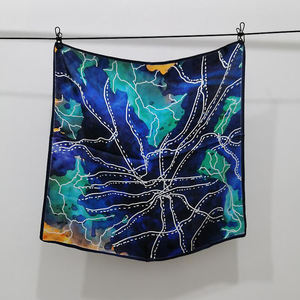 Conception imprimée qualité avant foulard en <span class=keywords><strong>soie</strong></span> personnalisé Unique femmes carré marque foulards en <span class=keywords><strong>soie</strong></span> 100% foulard en <span class=keywords><strong>soie</strong></span> Foulard en <span class=keywords><strong>soie</strong></span> - Product Image 4