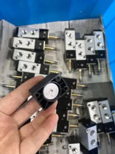 Cina YXPC yuxin grosir harga murah kinerja tinggi 5/2 katup solenoid pneumatik tunggal 4m210-08