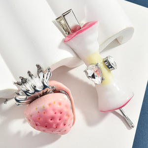 Pinza <span class=keywords><strong>de</strong></span> Pelo <span class=keywords><strong>de</strong></span> Acetato con Forma <span class=keywords><strong>de</strong></span> Corazón <span class=keywords><strong>de</strong></span> Fresa y Manzana, Diseño <span class=keywords><strong>de</strong></span> Nicho en 3D, Hecho a Mano, Simple y Fresco, Accesorios para el <span class=keywords><strong>Cabello</strong></span> - Product Image 1
