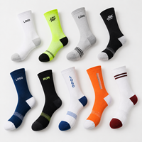 Chaussettes de sport personnalisées en gros pour jeunes et enfants, légères, respirantes, en maille, à compression, pour l'automne