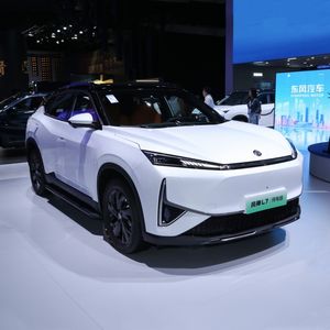 2025 Dongfeng <span class=keywords><strong>Aeolus</strong></span> L7 New Energy Pure Electric SUV de tamaño medio a grande 518 Tipo de disfrute público También hay un híbrido enchufable - Product Image 2