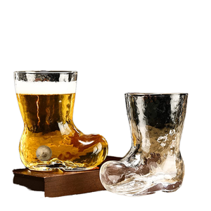 Caneca de Cerveja em Forma de Bota de Cristal Transparente, Design Clássico e Sustentável, Copo de Festa Fofo - Product Image 1