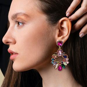 ต่างหูแบบห้อยประดับคริสตัลทรงเรขาคณิตสไตล์ยุโรปอเมริกันสำหรับผู้หญิง ชุบทอง 18K ดีไซน์ทันสมัย - Product Image 4