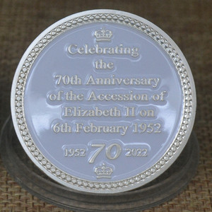 Medalla de moneda conmemorativa chapada en oro de 24K de la Reina Isabel <span class=keywords><strong>II</strong></span> - Product Image 4