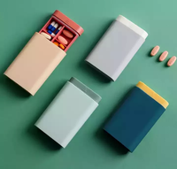 Fabriekslevering Aanpasbaar Logo Handig Uittrekbare Minipil-Organizer Van Een Week Buiten Gemakkelijk Te Dragen Pillendoos