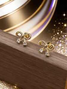 Boucles d'oreilles élégantes pour femmes en acier inoxydable avec zirconias, hypoallergéniques et parfaites comme <span class=keywords><strong>cadeau</strong></span> de fête pour les femmes - Product Image 4