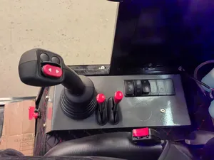 Компактный фермерский погрузчик WOLF Mini750, мини-погрузчик с шарнирно-сочлененной рамой и дизельным двигателем - Product Image 6