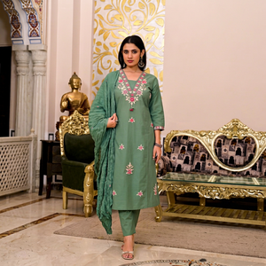 Ensemble Salwar en coton vert longueur cheville avec broderie et dupatta, tenue ethnique traditionnelle pour femmes, Inde, Pakistan, décontracté - Product Image 1