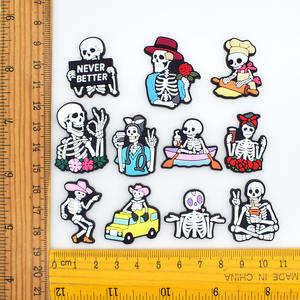 Accessoires <span class=keywords><strong>de</strong></span> chaussures unisexes transfrontaliers en PVC souple, breloques <span class=keywords><strong>de</strong></span> dessin animé 2D Crâne d'Halloween, décorations amovibles pour sabots - Product Image 3