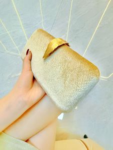 New Cross-border Foreign Trade <b>Small</b> Velvet Clutch Dinner Dress Wedding <b>Bag</b> With Polyester Tanjing - Product Image 2