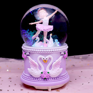 Caja Musical con Globo de Nieve de Bailarina y Cisne, Adorno Giratorio con Luces de Ensueño, Regalo de Cumpleaños Estilo Princesa - Product Image 2