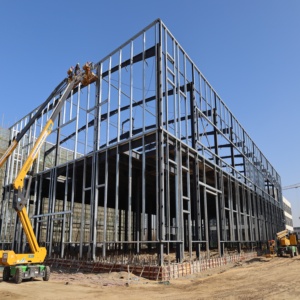 Oferta Especial: Taller Prefabricado de Estructura de Acero, Soportes de Acero Resistentes para una Construcción Industrial Eficiente - Product Image 4