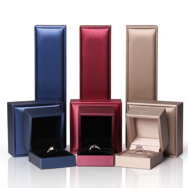 Pendant box 7.5*8.5*3.5cm