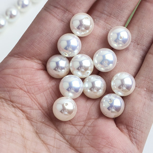 Perlas Sueltas Redondas Blancas Celestiales con Acabado Espejo, Perlas Blancas de Alto Brillo con Orificio de 10 mm para la Elaboración de Joyas - Product Image 6
