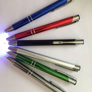 Stylo publicitaire multifonctionnel personnalisé avec logo, lampe torche LED lumineuse et stylo tactile pour métal - Product Image 2