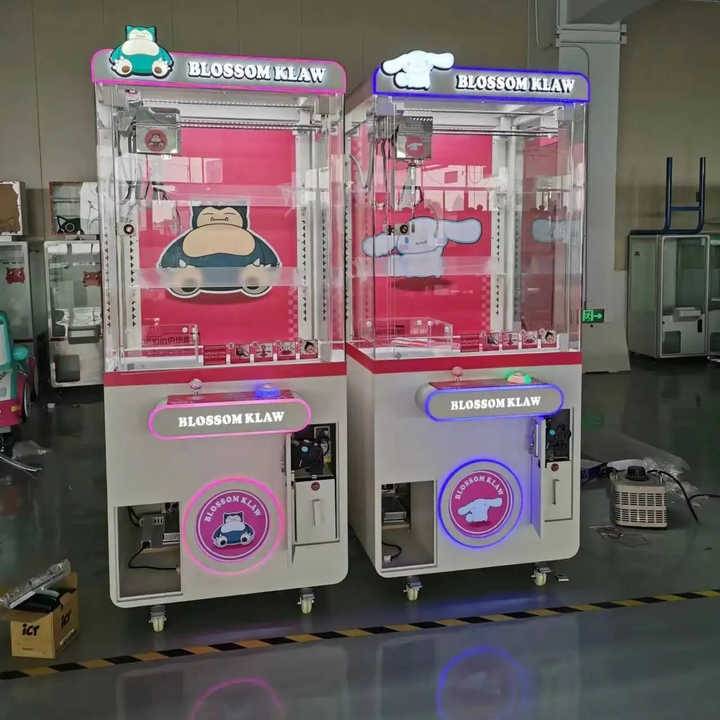 Machine à griffes rouges