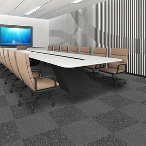 Selbst klebende wasch bare 50x50 moderne Teppich fliesen Gepolsterter Bodenbelag für den Heimgebrauch Gewerbliche Qualität - Product Image 1