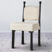 Chaise de salle à manger moderne en tissu Teddy avec pieds en bois massif, rembourrée pour la maison, l'appartement, le café et le restaurant