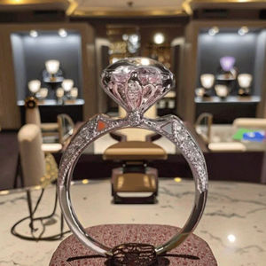 Direkt vom Hersteller: 18K Massivgold Labor-Diamant Brillantschliff Einreihiger Sechs-Krappen-Verlobungsring IGI-Zertifiziert für Damen - Product Image 3