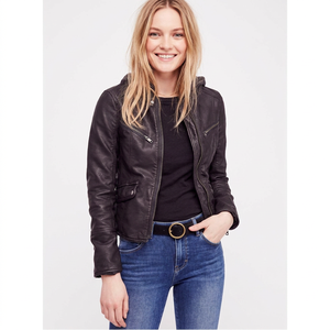 Veste en cuir véritable noire asymétrique pour femme avec fermeture éclair style moto, détails manches côtelées, coupe ajustée, style streetwear décontracté - Product Image 4