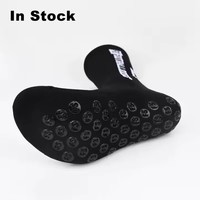Fabricant de chaussettes de football de haute qualité en stock Logo classique Chaussettes de football pour hommes Chaussettes antidérapantes