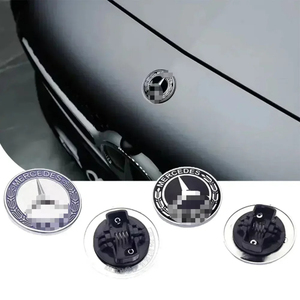 Emblème de capot plat de 57 mm, logo de badge avant pour Mercedes Benz <span class=keywords><strong>AMG</strong></span> W212 W213 W205 W177 W247 W176 CLS CLA CLK CLG GLS X253, emblème de voiture - Product Image 1