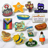Badges métalliques écologiques plaqués argent, personnalisables avec votre propre logo, épingles en émail dur ou souple, design antique, fabriquées sur mesure