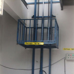 Elevador de carga cerrado completamente enjaulado para puertas de entrada y salida de puertas <span class=keywords><strong>mezza</strong></span> de almacén - Product Image 3