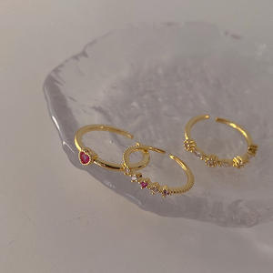 Boucles d'oreilles créoles en argent sterling 925 de haute qualité, design classique, avec pierres en zircon cubique colorées pour femmes - Product Image 1