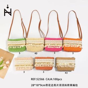 Borsa di paglia con paillettes in pizzo, tracolla 28x18x9cm, stile boho - Product Image 3