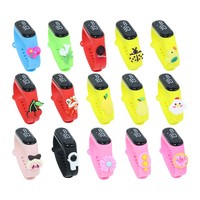 Montre numérique pour enfants à affichage LED, étanche, à bracelet en plastique, avec cadran mignon de dessin animé, couleur bonbon, à commande tactile, vente en gros