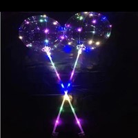 Xi You Le Commerce extérieur transfrontalier Ensemble de ballons en plastique lumineux LED colorés de 20 pouces avec trois poignées et deux boîtes à piles pour