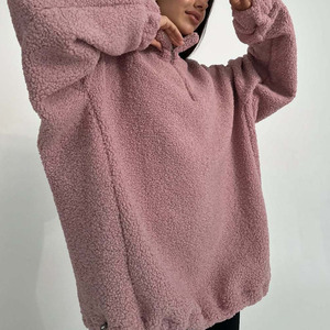 Felpa oversize in bianco da donna con cerniera 1/4 in metallo con Logo ricamato personalizzato di alta qualità per l'inverno - Product Image 2
