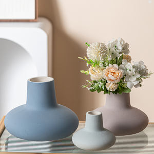 Vase en céramique de bureau de haute qualité ornements nordiques aux tons froids Vase à fleurs atmosphère mariage support en bois écologique - Product Image 1